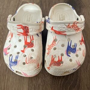 CROCS Kids White and Red Unicorn Print Clogs